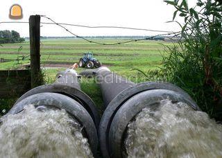 New Holland + waterpomp Omgeving Alphen a/d Rijn