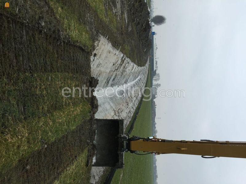 CAT 330F LRE 15 meter