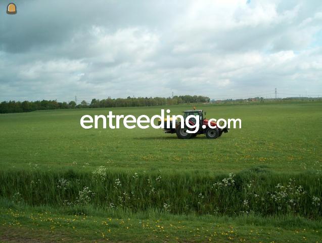 Trekker + Bogballe kunstmeststrooier