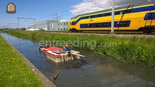 Baggerduwboot midden (2x) Omgeving Gorinchem