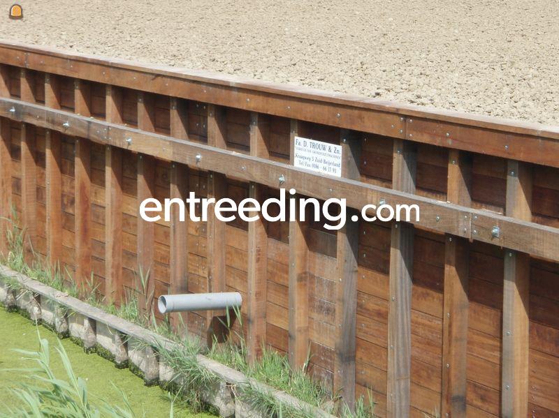 Hardhout t.b.v. beschoeiing