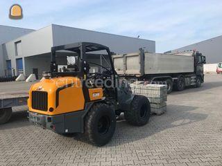 Giant midi shovel 4502 T Omgeving Roosendaal