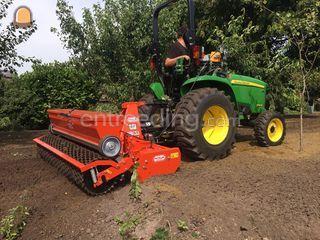 John deere+zaaimachine Omgeving Emmeloord
