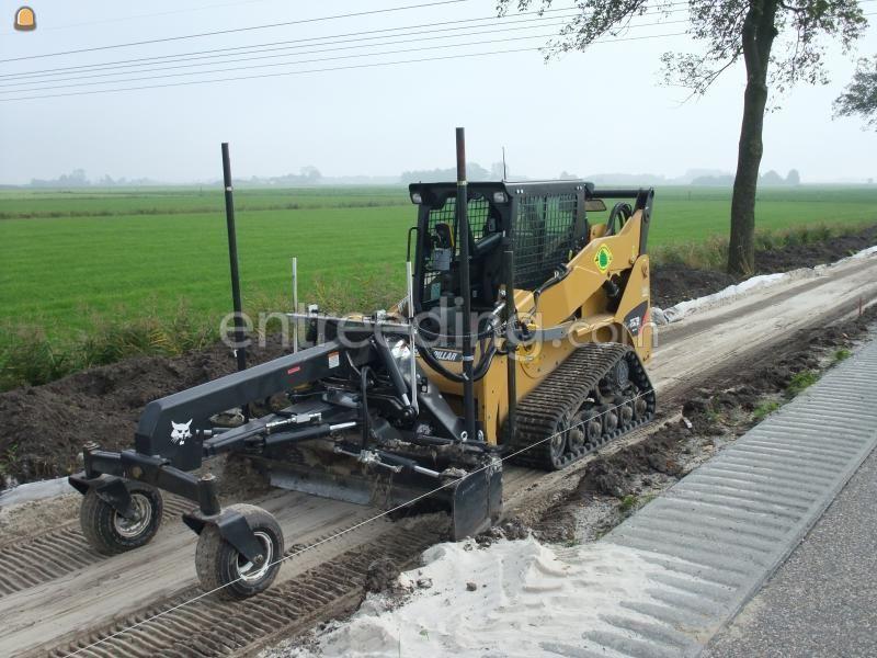 Grondwerken met Caterpillar 257 B2