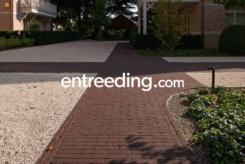 Authentica Ongetrommeld