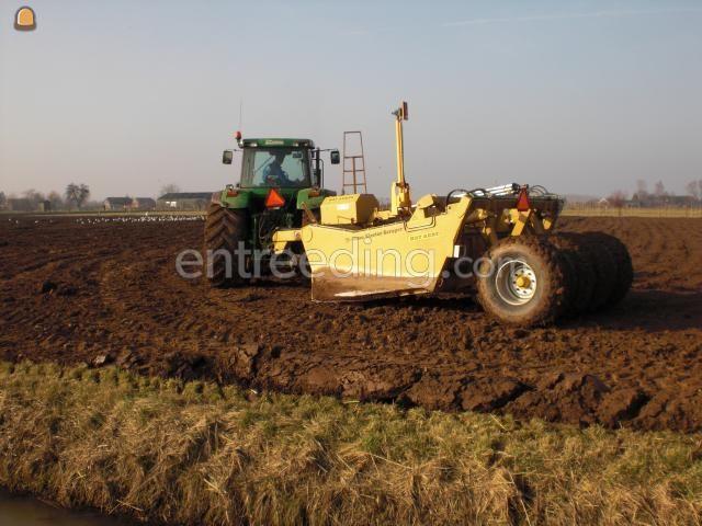 John Deere 7230R + GPS mekos dozerbak laser gestuurd