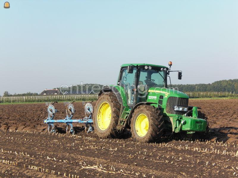 John Deere 7530 met ploeg