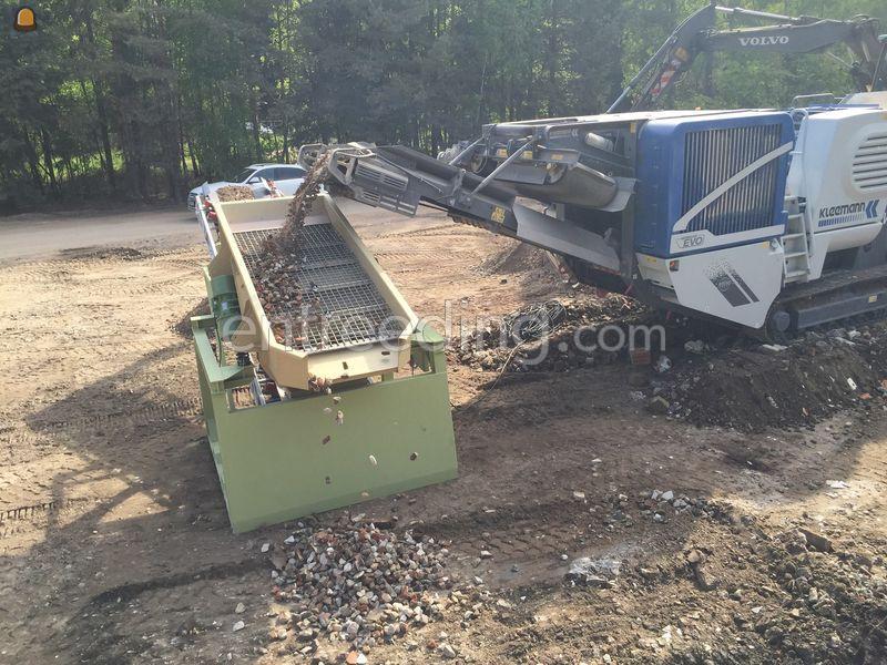 KLÖCKNER KS 3012 schudzeef op containerchassis