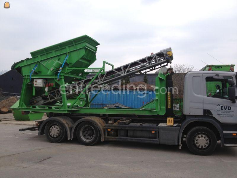 KLÖCKNER KS 3012 schudzeef op containerchassis