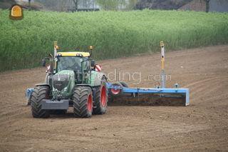 Tractor + 9 meter kilverb... Omgeving Tiel