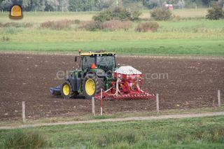 Tractor + kopeg en zaaima... Omgeving Tiel