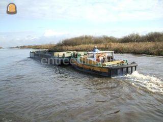 Duwboot met beunbakken Omgeving Rotterdam
