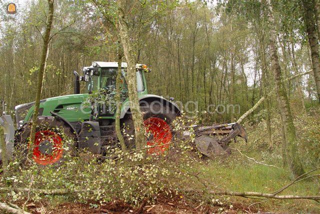 Fendt 939 met FAE bosklepel