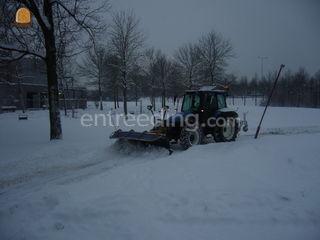 Trekker+sneeuwschuif Omgeving Alphen a/d Rijn