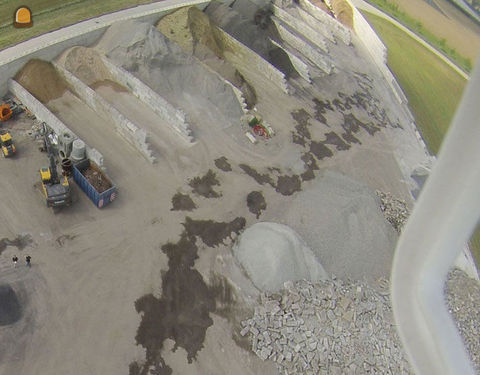 Gerecycleerd betonpuin in...